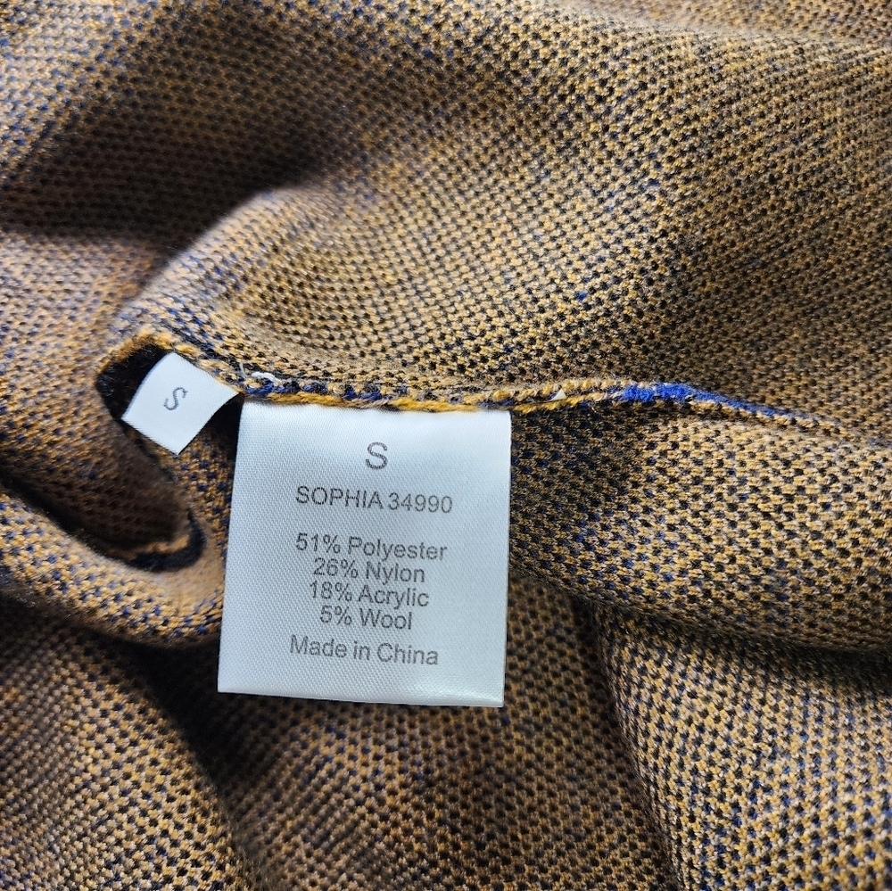Essitam Sweater - Picture 4 of 8